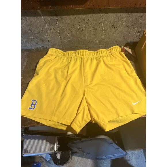 Women's Nike Boston Red Sox Authentic Marathon Day  Yellow NWT‎ XL MSRP $65.00 - Picture 1 of 6